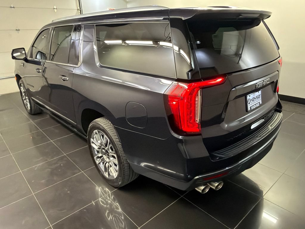 Used 2023 GMC Yukon XL Denali Ultimate AWD/4WD image 4