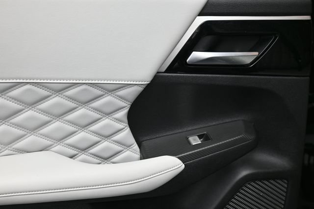 Used 2024 Mitsubishi Outlander SEL Black Edition FWD image 12