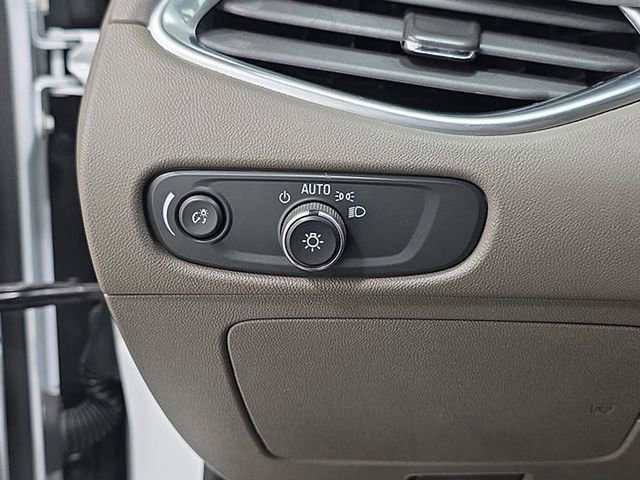 Used 2021 Chevrolet Malibu LT FWD image 26