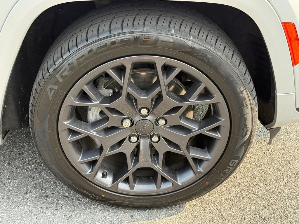 Certified 2023 Jeep Grand Cherokee L Summit AWD/4WD image 16