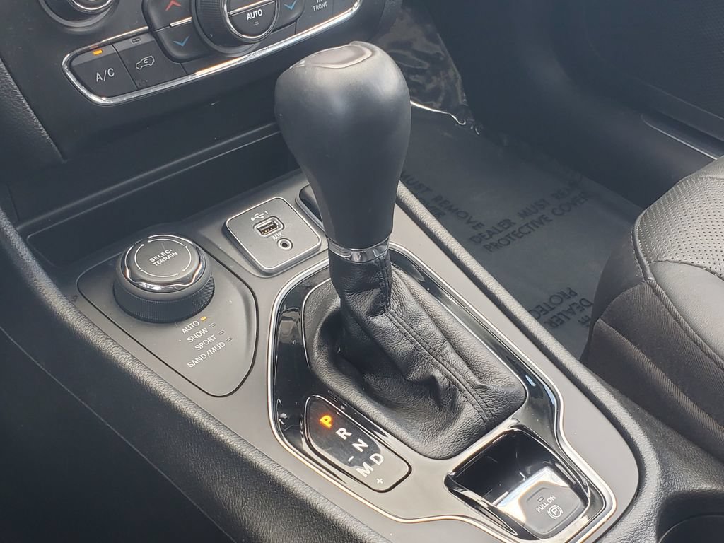 Used 2020 Jeep Cherokee Limited AWD/4WD image 24
