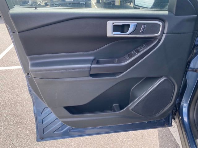 Used 2020 Ford Explorer XLT AWD/4WD image 11