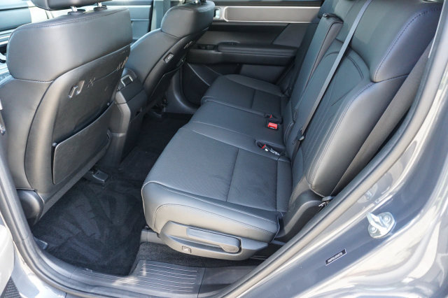 Used 2025 Hyundai Santa Fe SEL FWD image 18