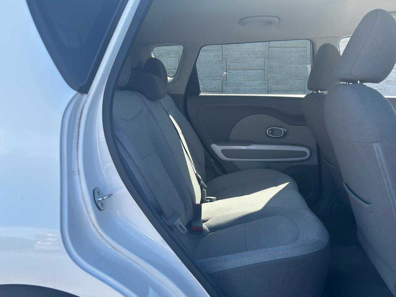 Used 2016 Kia Soul EV FWD image 36