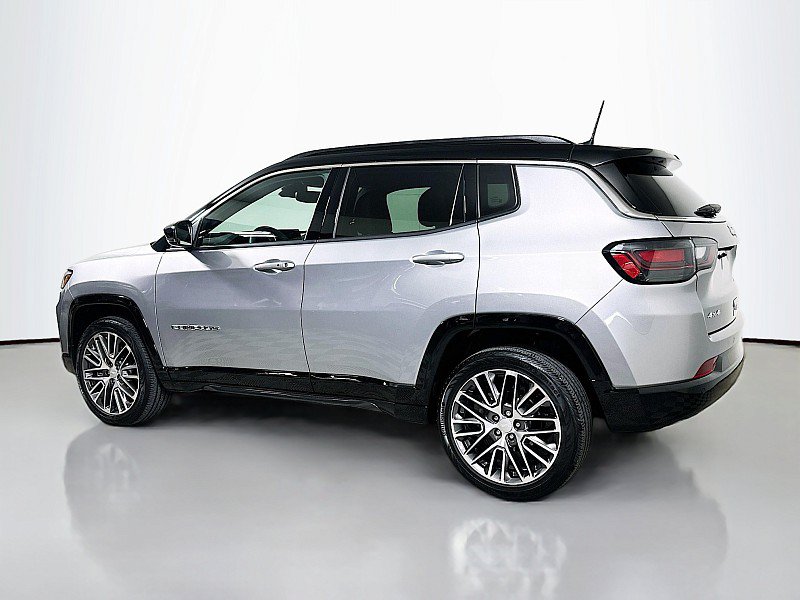 Used 2023 Jeep Compass Limited w/ Elite Group AWD/4WD image 5