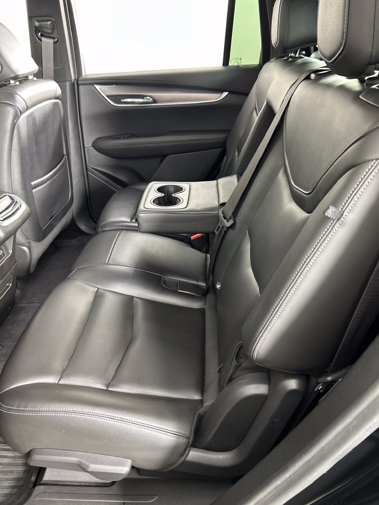 Used 2024 Cadillac XT6 Luxury AWD/4WD image 17