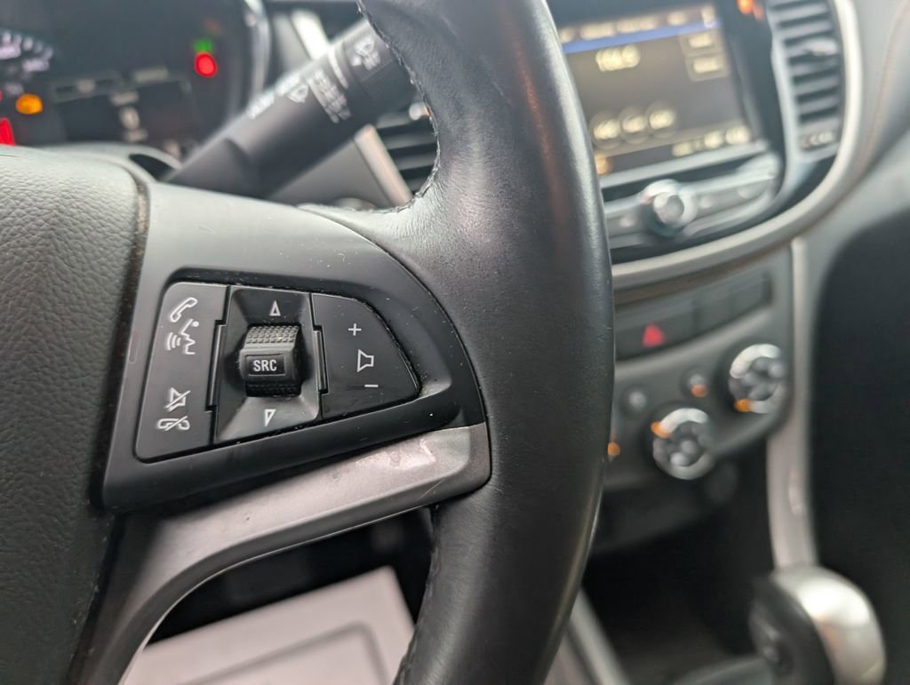 Used 2018 Chevrolet Trax LT w/ LT Convenience Package image 18