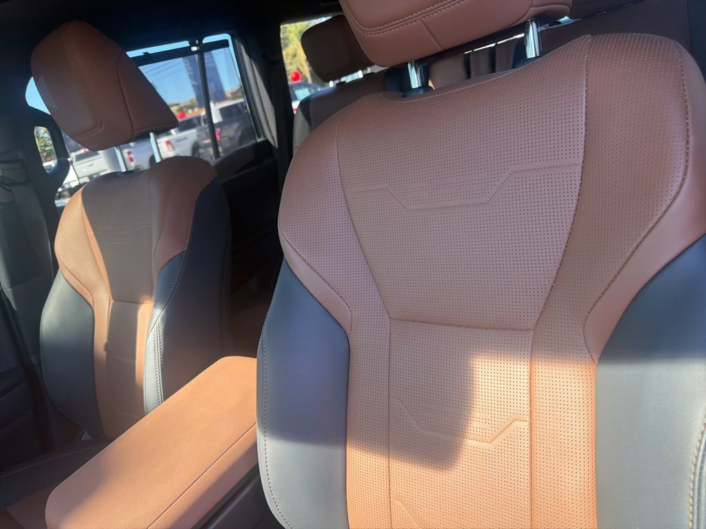 Used 2025 Lexus GX 550 image 5