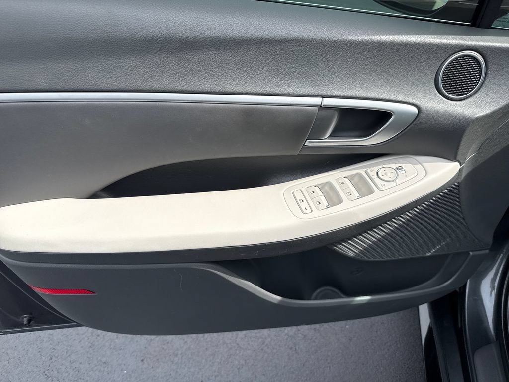 Certified 2024 Hyundai Sonata SEL w/ Convenience Package FWD image 9
