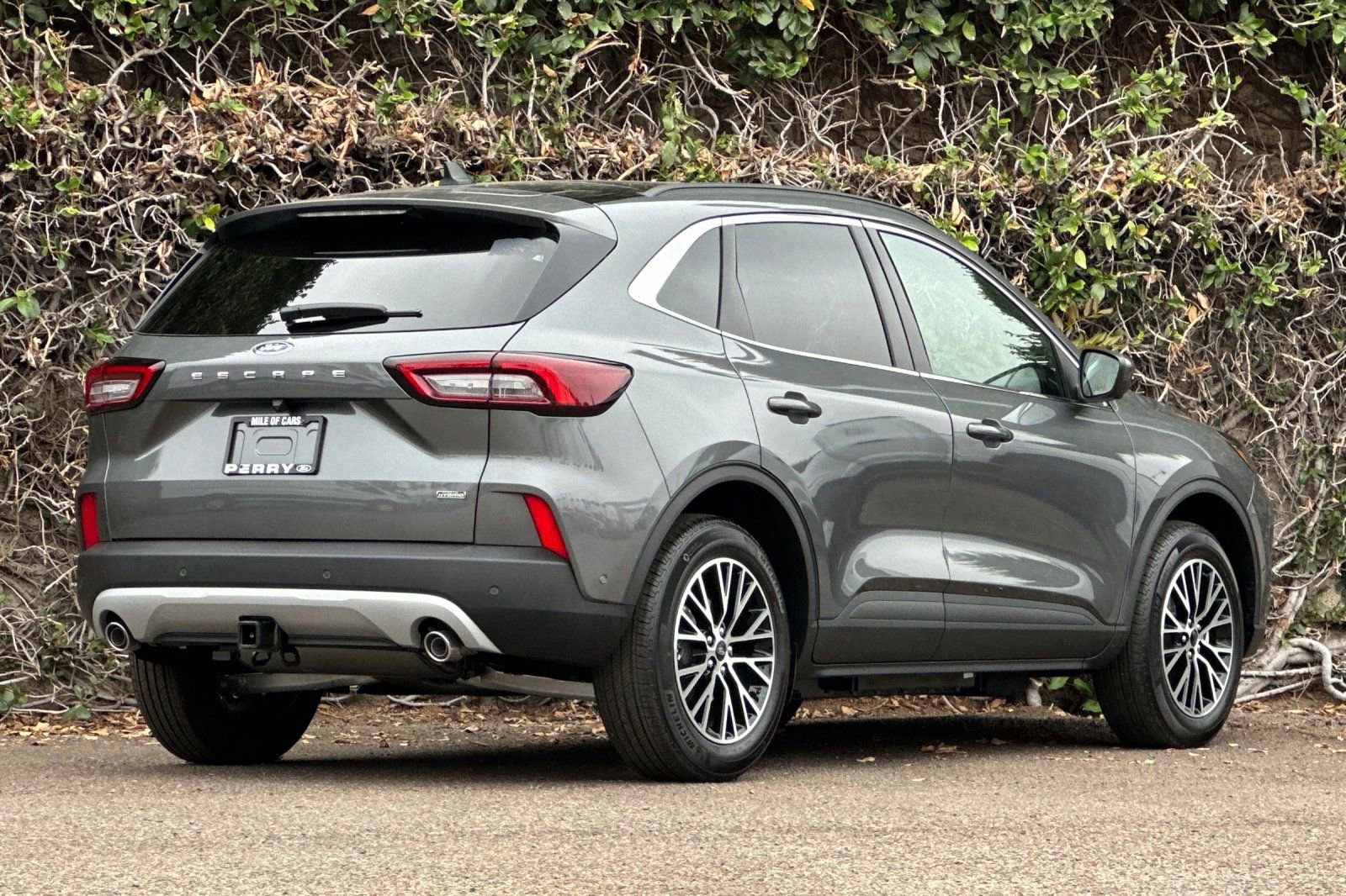 New 2024 Ford Escape Base w/ PHEV Premium Package image 4