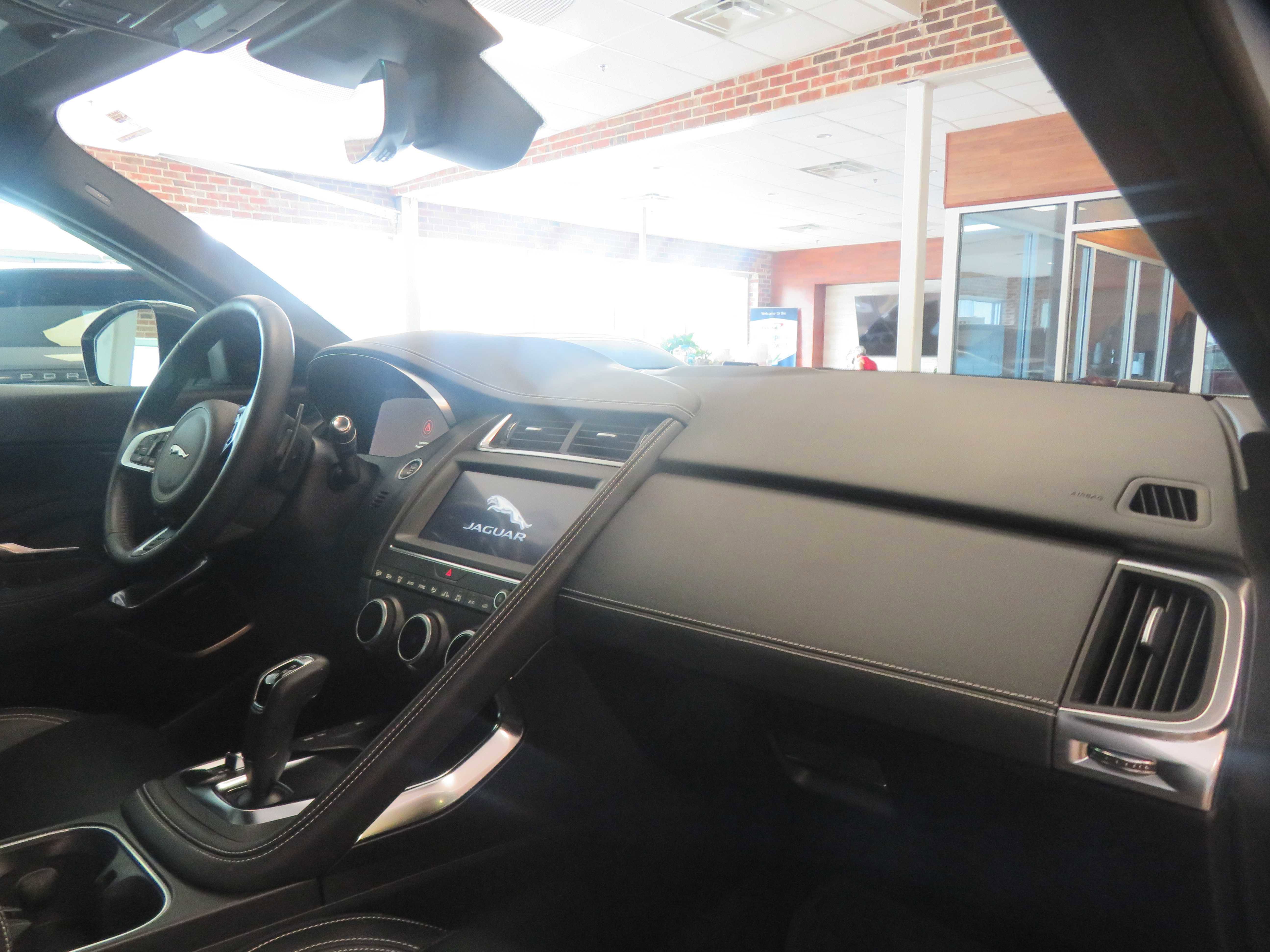 Used 2020 Jaguar E-PACE R-Dynamic SE AWD/4WD image 28