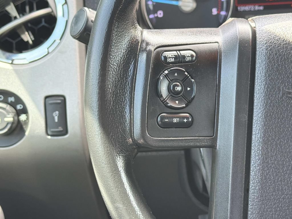 Used 2015 Ford F250 Lariat w/ Lariat Interior Package AWD/4WD image 13