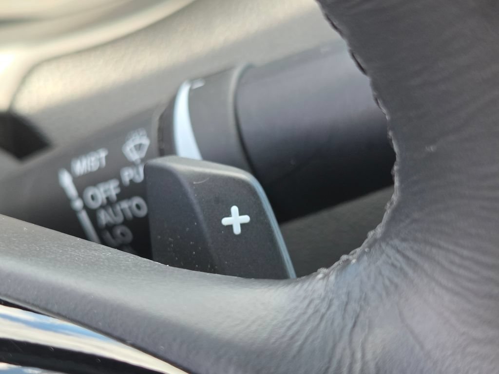Used 2016 Honda Accord Touring image 13