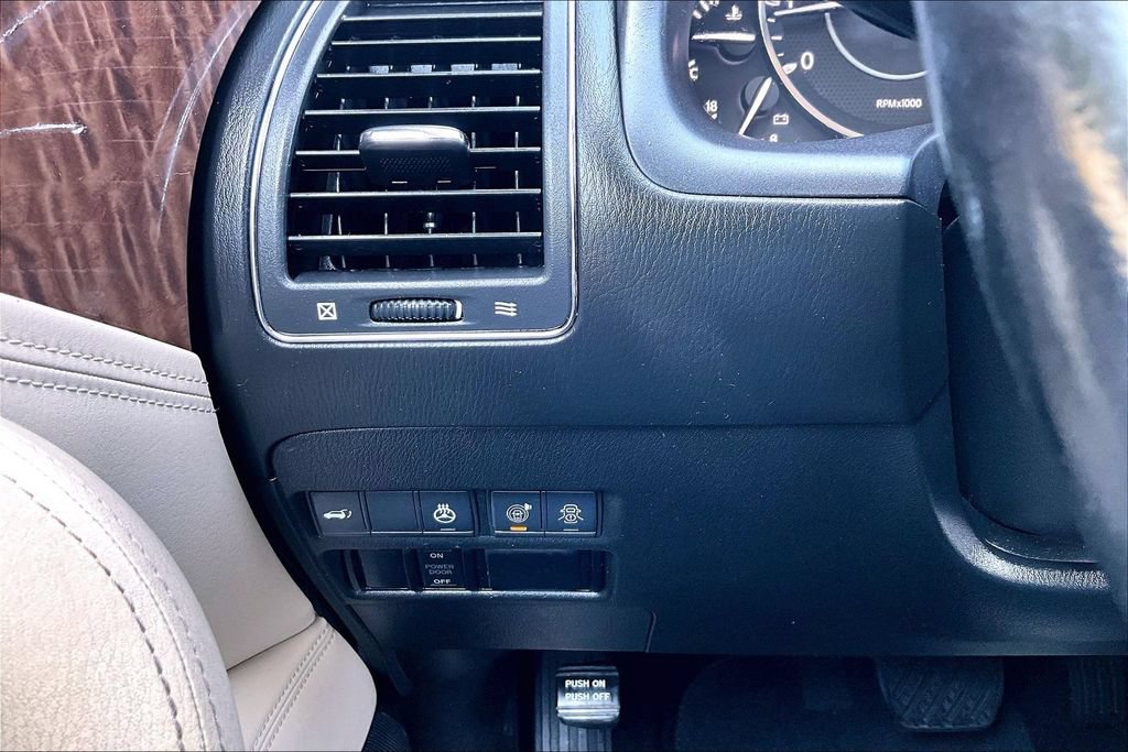 Used 2020 Nissan Armada Platinum w/ Captain's Chairs Package AWD/4WD image 15