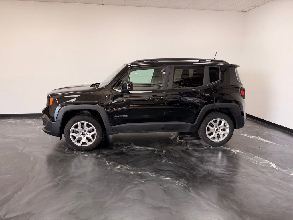 Used 2018 Jeep Renegade Latitude w/ Cold Weather Group AWD/4WD image 2
