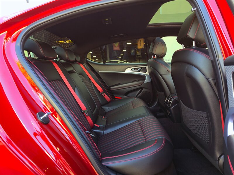 Used 2023 Genesis G70 2.0T w/ Sport Prestige Package RWD image 29