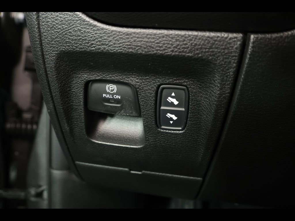 New 2026 RAM 1500 4x4 Crew Cab image 19