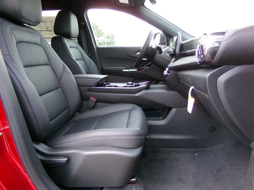 New 2026 Chevrolet Equinox LT w/ Convenience Package II image 18