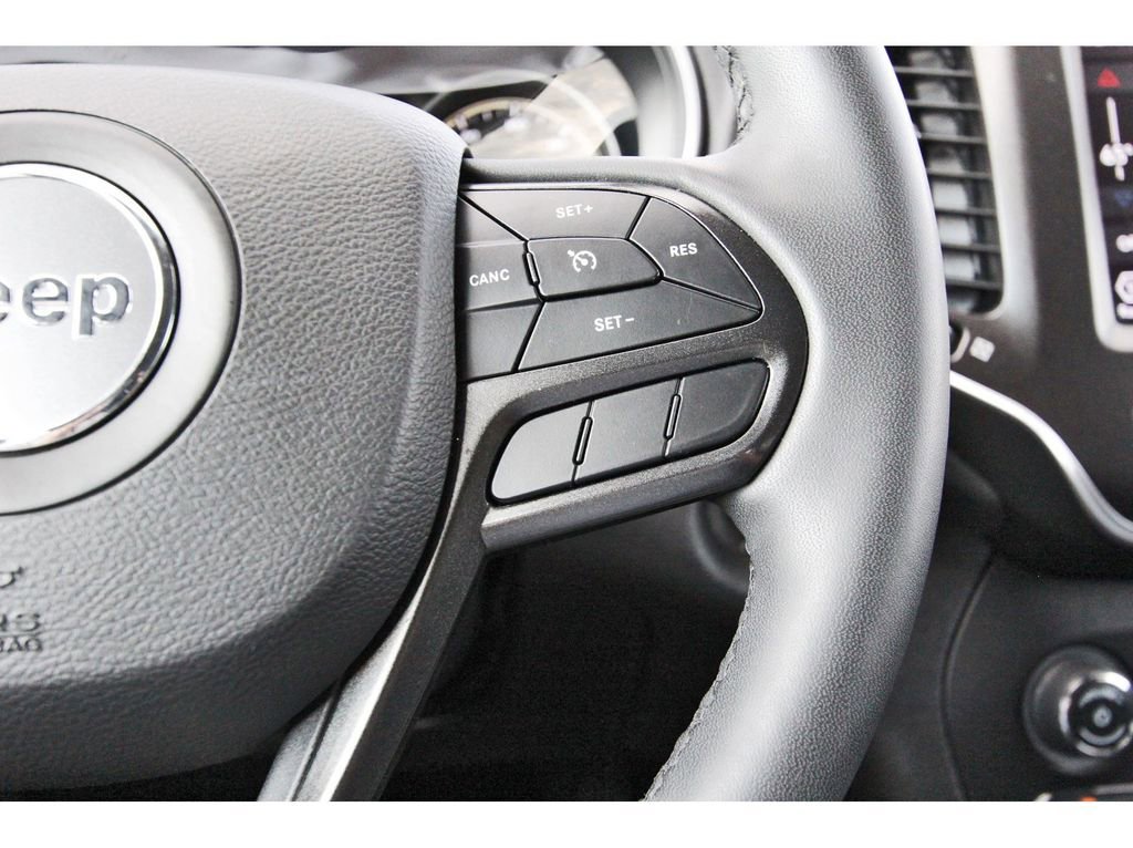 Used 2022 Jeep Cherokee Trailhawk w/ Trailer Tow Group image 18