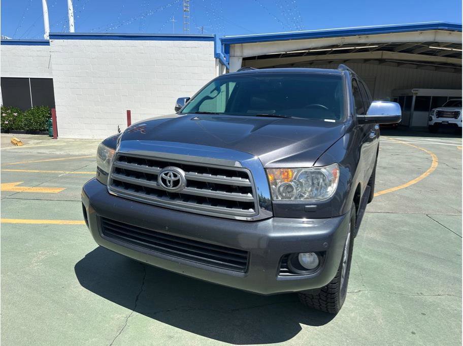 Used 2016 Toyota Sequoia Limited w/ Safety & Convenience Package AWD/4WD image 3