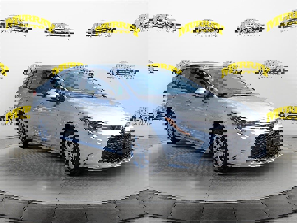 Used 2022 Toyota Corolla LE image 2