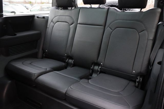 Used 2023 Land Rover Defender 130 X-Dynamic SE AWD/4WD image 52