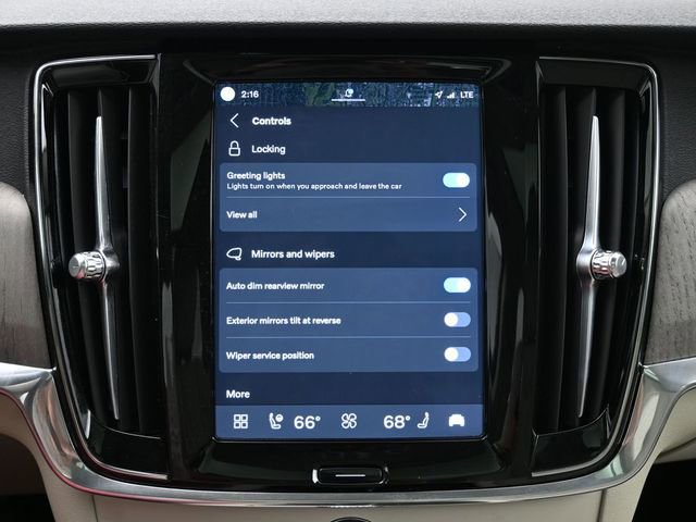 Used 2023 Volvo S90 B6 Plus image 17