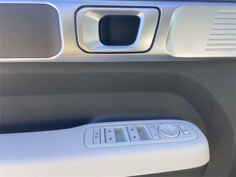 Certified 2025 Hyundai Santa Fe SE image 16