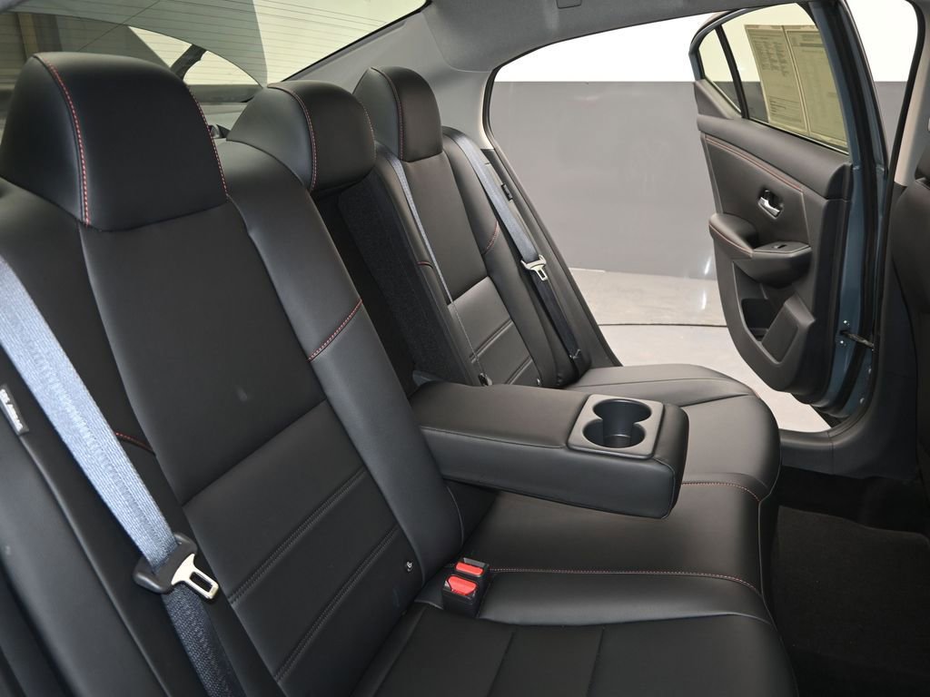 Certified 2025 Nissan Sentra SR w/ SR Premium Package image 27