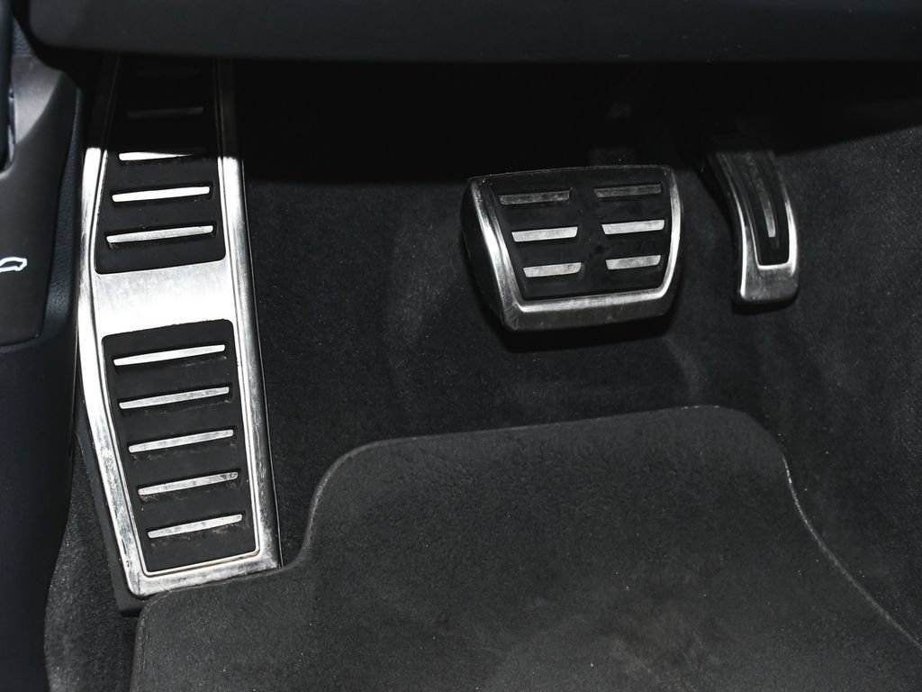 Used 2023 Audi S8 w/ S8 Executive Package AWD/4WD image 23