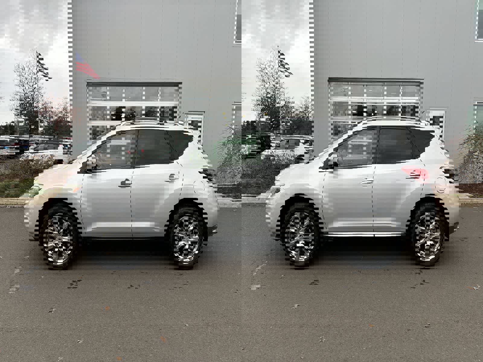 Used 2011 Nissan Murano LE image 2