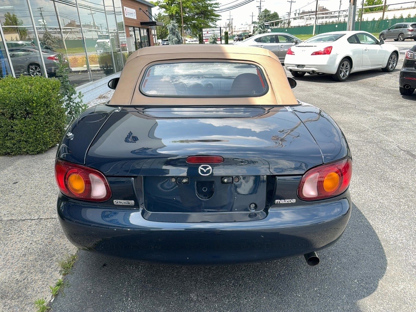 Used 2000 MAZDA MX-5 Miata LS RWD image 16