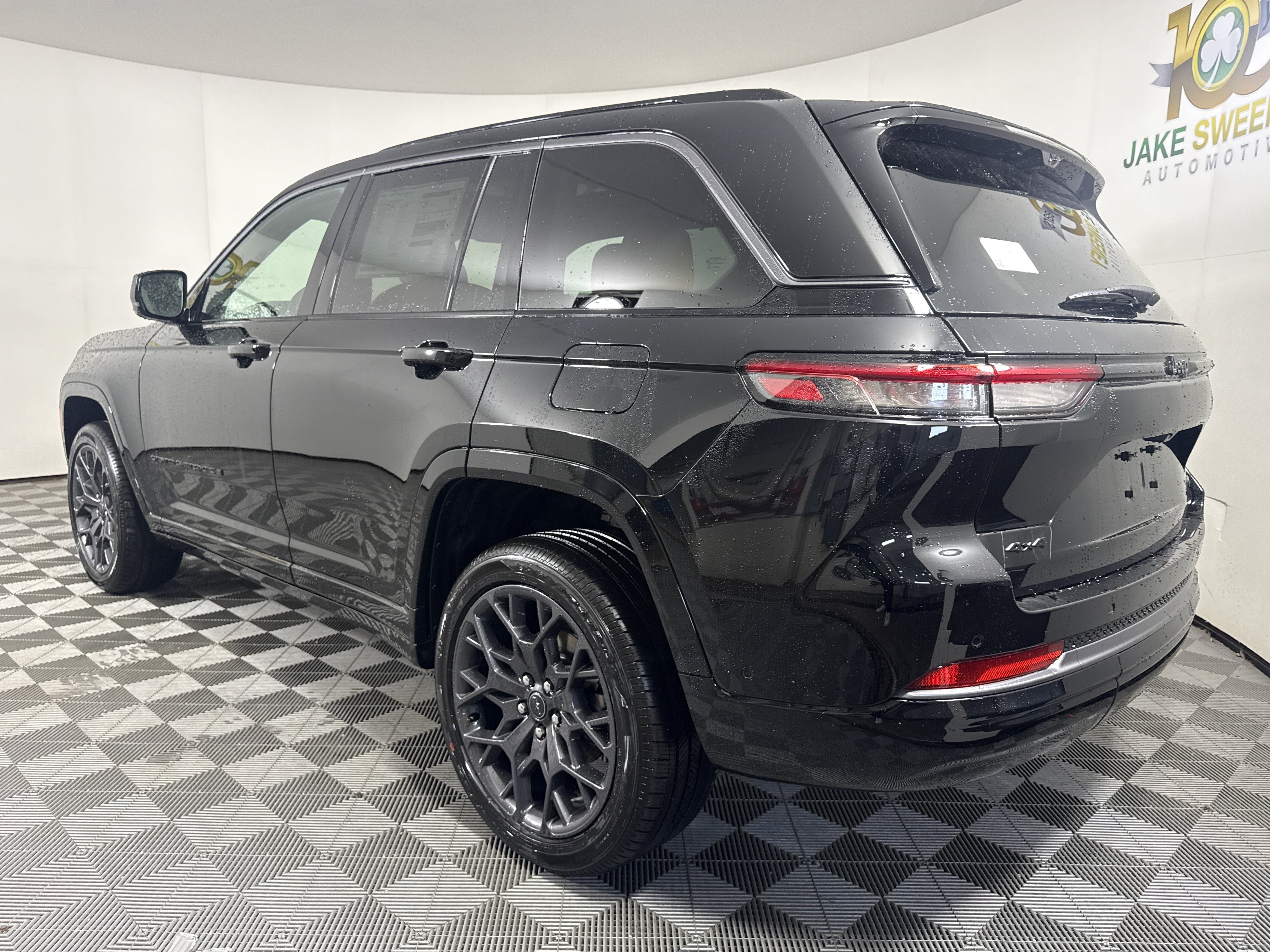New 2027 Jeep Grand Cherokee Summit AWD/4WD image 5