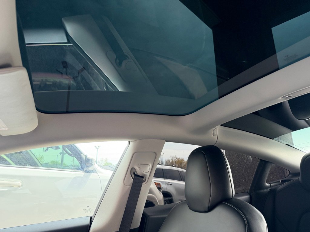 Used 2019 Tesla Model 3 Standard Range image 14