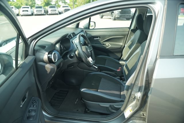 Used 2025 Nissan Versa SV FWD image 12