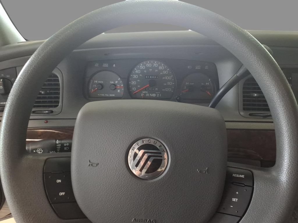 Used 2005 Mercury Grand Marquis GS RWD image 17
