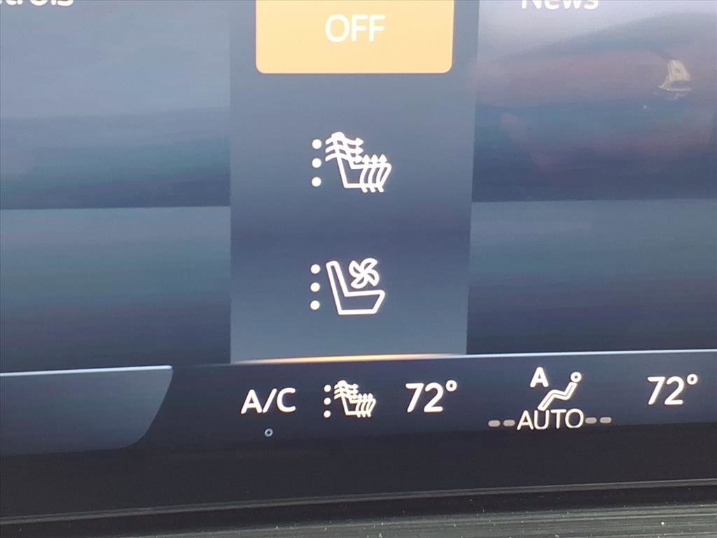 Used 2025 Buick Envision Avenir image 11