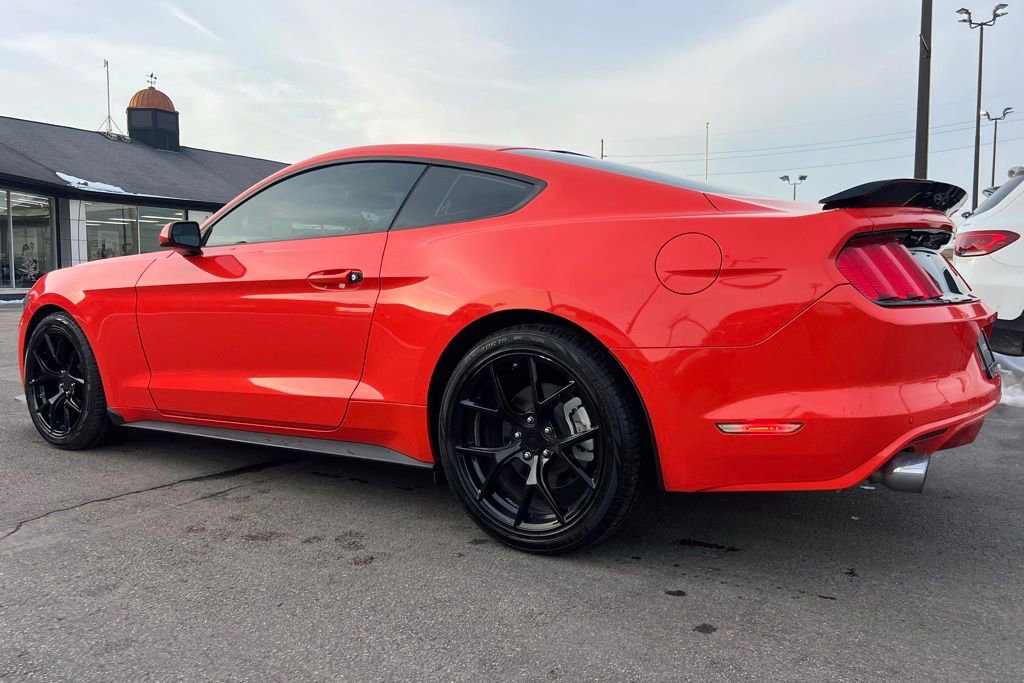 Used 2016 Ford Mustang Coupe image 4
