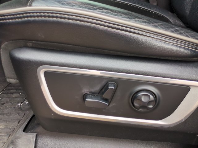 Used 2020 RAM 1500 Laramie w/ Sport Appearance Package AWD/4WD image 13