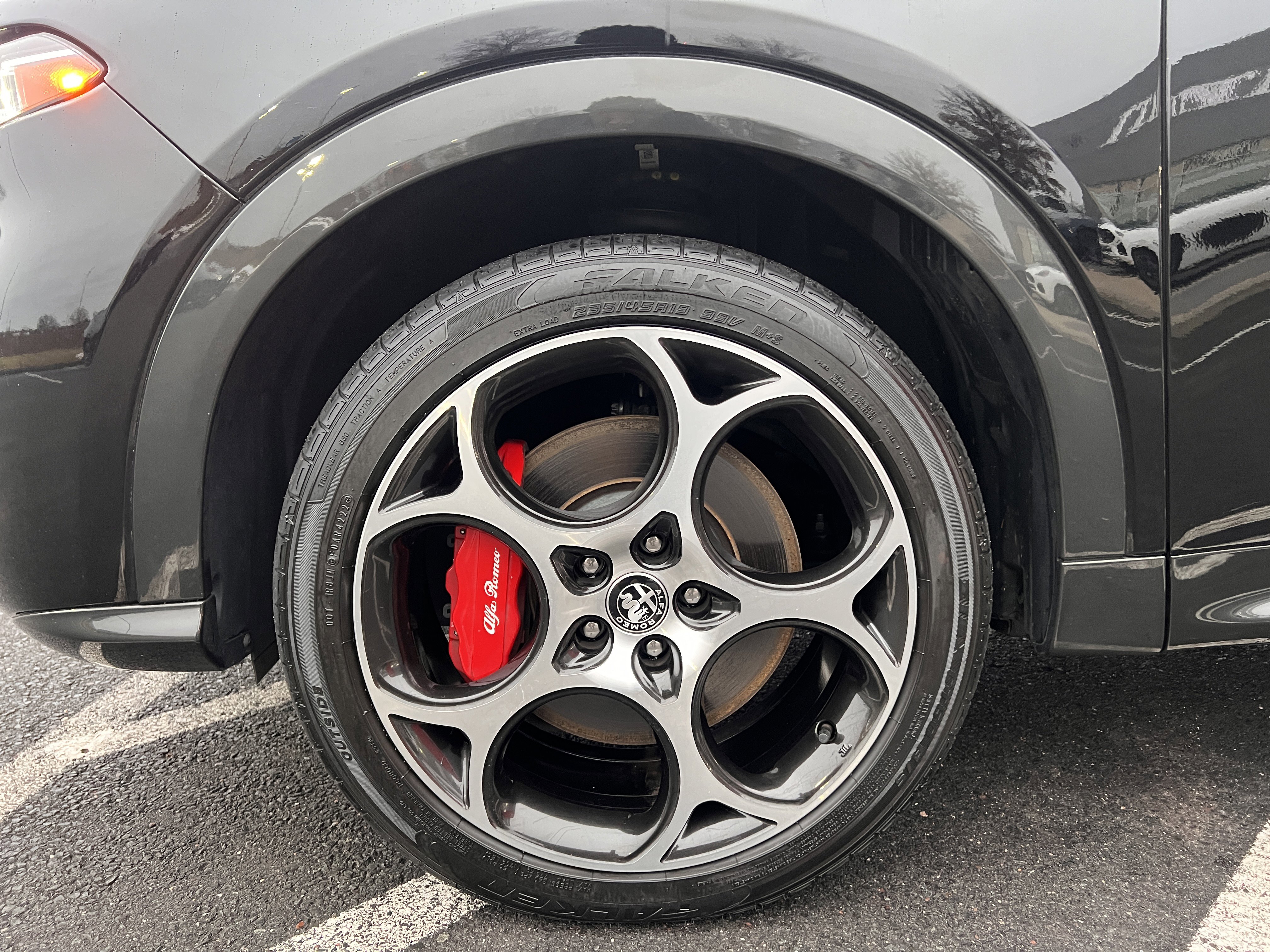 Certified 2024 Alfa Romeo Tonale Veloce image 11