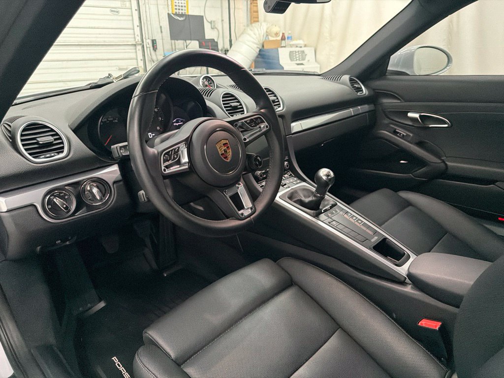 Used 2025 Porsche 718 Cayman RWD image 15