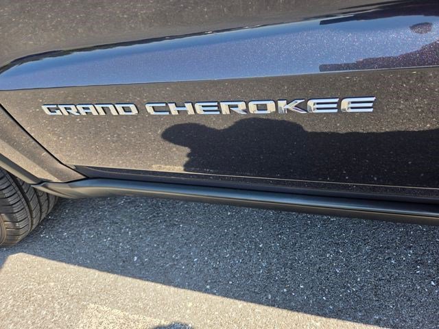 Used 2014 Jeep Grand Cherokee Laredo w/ Quick Order Package 23E image 21