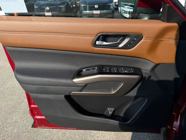 New 2025 Nissan Pathfinder Platinum image 19