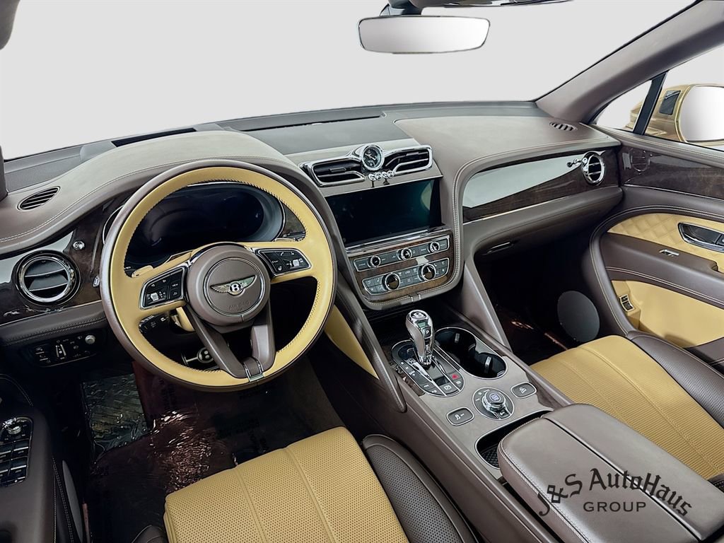 Used 2021 Bentley Bentayga AWD/4WD image 30