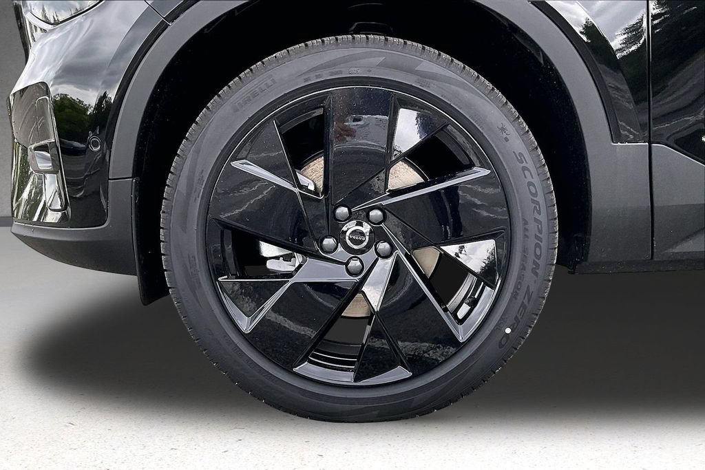 New 2026 Volvo XC40 B5 Ultra w/ Protection Package Premier AWD/4WD image 12