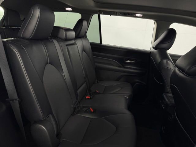 Used 2024 Toyota Grand Highlander AWD image 15