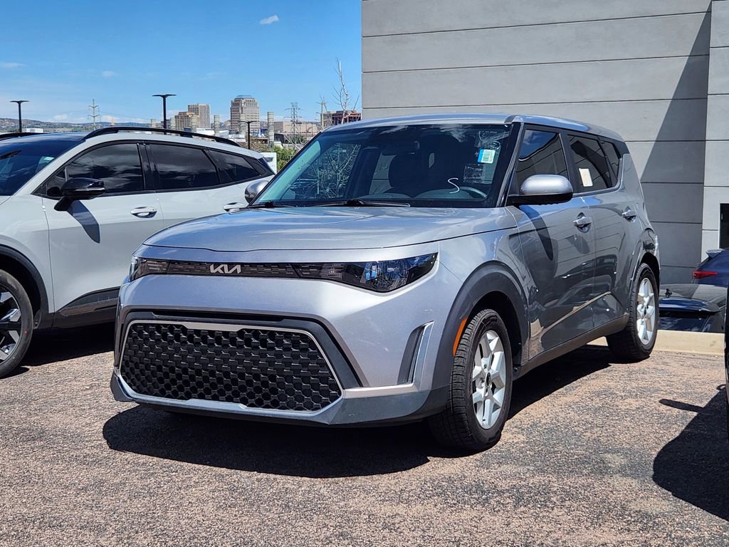 Certified 2023 Kia Soul LX w/ LX Technology Package FWD image 9
