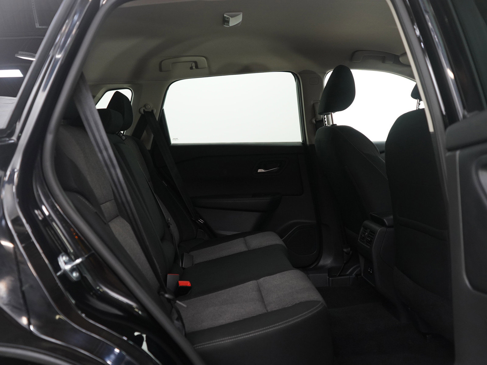 Used 2025 Nissan Rogue SV AWD/4WD image 12