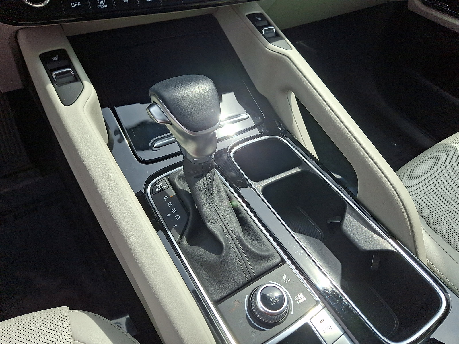 Certified 2025 Kia Telluride S AWD/4WD image 15
