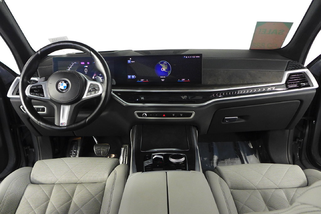 Used 2023 BMW X7 xDrive40i w/ M Sport Package AWD/4WD image 26